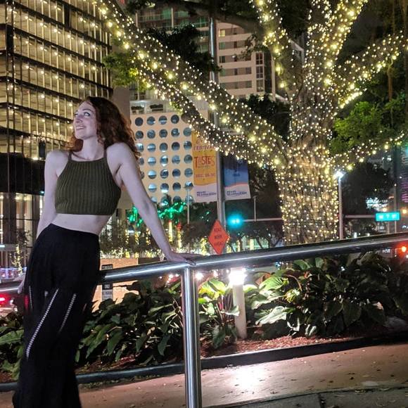 Meet your Posher, Hannah - Picture 1 of 1